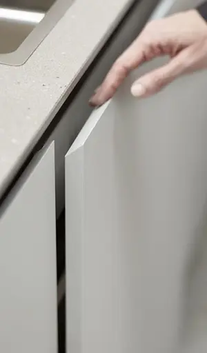 Puerta Laqueada Tirador 45 grados